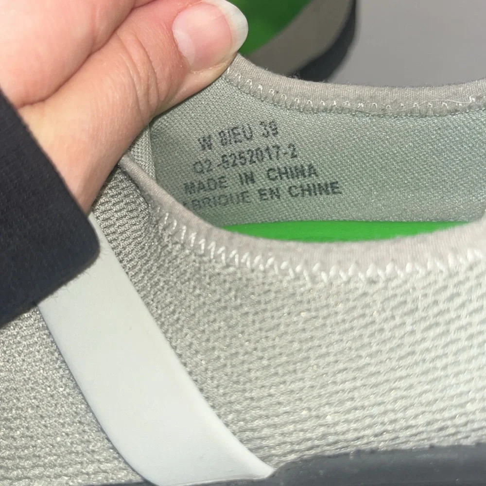 OOFOS OOmg Low sneakerslip on comfort support shoes women’s size 8 European 39 - Picture 6 of 9